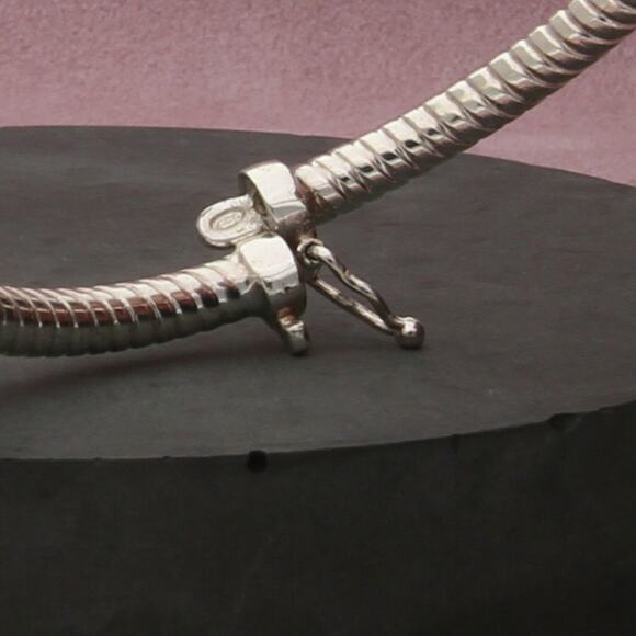 sterling silver twisted hinged bangle bracelet size 7in - Picture 3 of 3